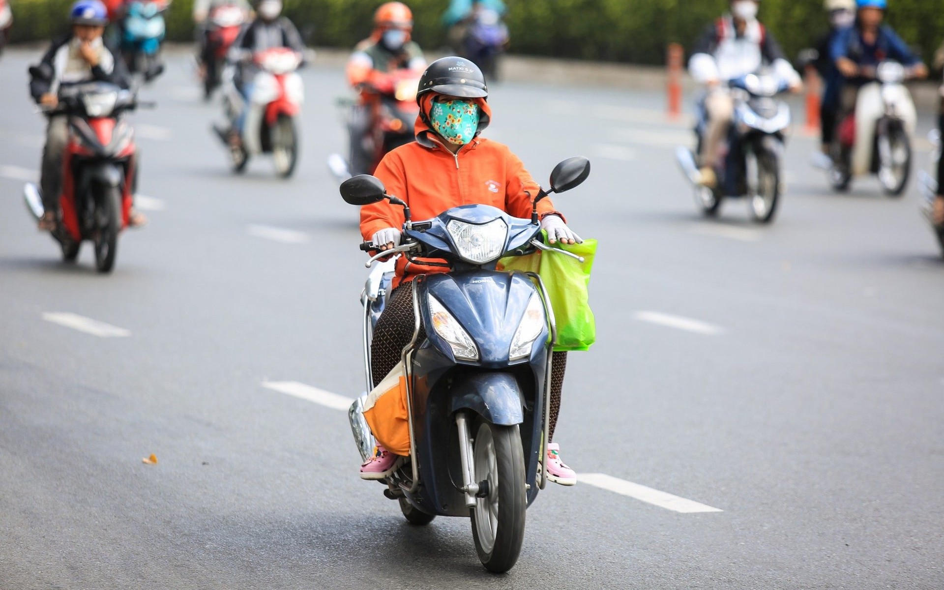 Xuất hiện rãnh gió mùa gây mưa rất lớn cho 10 tỉnh thành miền Bắc- Ảnh 2. Xuất hiện rãnh gió mùa gây mưa rất lớn cho 10 tỉnh thành miền Bắc- Ảnh 2.