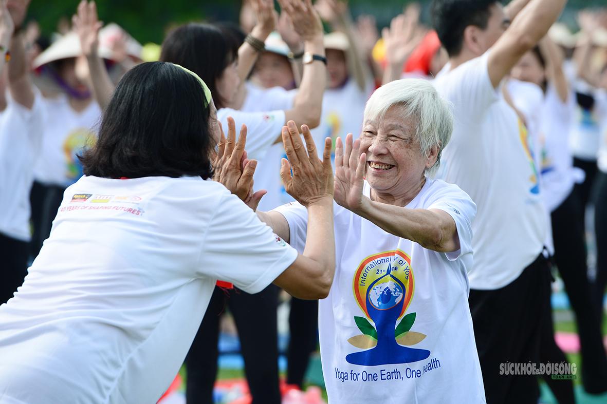 Hà Nội tổ chức ngày Quốc tế Yoga 2026 với 1 . 500 Người đồng diễn tại Công viên Yên Sở - Ảnh 2. Hà Nội tổ chức ngày Quốc tế Yoga 2026 với 1 . 500 Người đồng diễn tại Công viên Yên Sở - Ảnh 2.