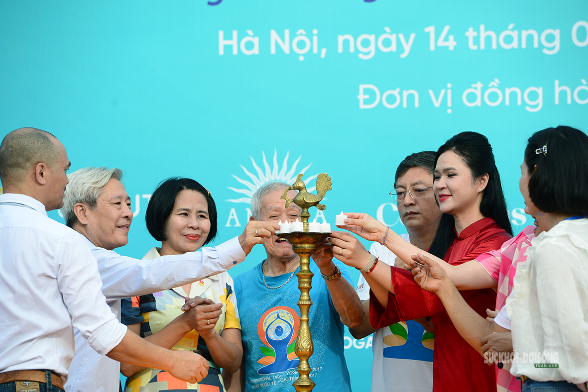 Hà Nội tổ chức ngày Quốc tế Yoga 2026 với 1 . 500 Người đồng diễn tại Công viên Yên Sở - Ảnh 1. Hà Nội tổ chức ngày Quốc tế Yoga 2026 với 1 . 500 Người đồng diễn tại Công viên Yên Sở - Ảnh 1.