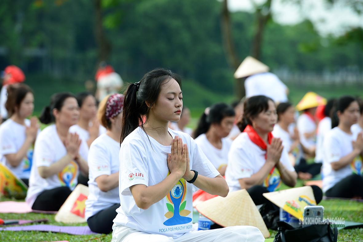 Hà Nội tổ chức ngày Quốc tế Yoga 2026 với 1 . 500 Người đồng diễn tại Công viên Yên Sở - Ảnh 6. Hà Nội tổ chức ngày Quốc tế Yoga 2026 với 1 . 500 Người đồng diễn tại Công viên Yên Sở - Ảnh 6.