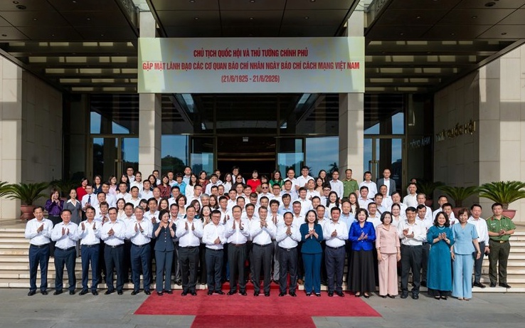 Thứ trưởng Đỗ Xuân Tuyên thăm, chúc mừng các cơ quan báo chí nhân Kỷ niệm 101 năm Ngày Báo chí Cách mạng Việt Nam- Ảnh 1. Thứ trưởng Đỗ Xuân Tuyên thăm, chúc mừng các cơ quan báo chí nhân Kỷ niệm 101 năm Ngày Báo chí Cách mạng Việt Nam- Ảnh 1.
