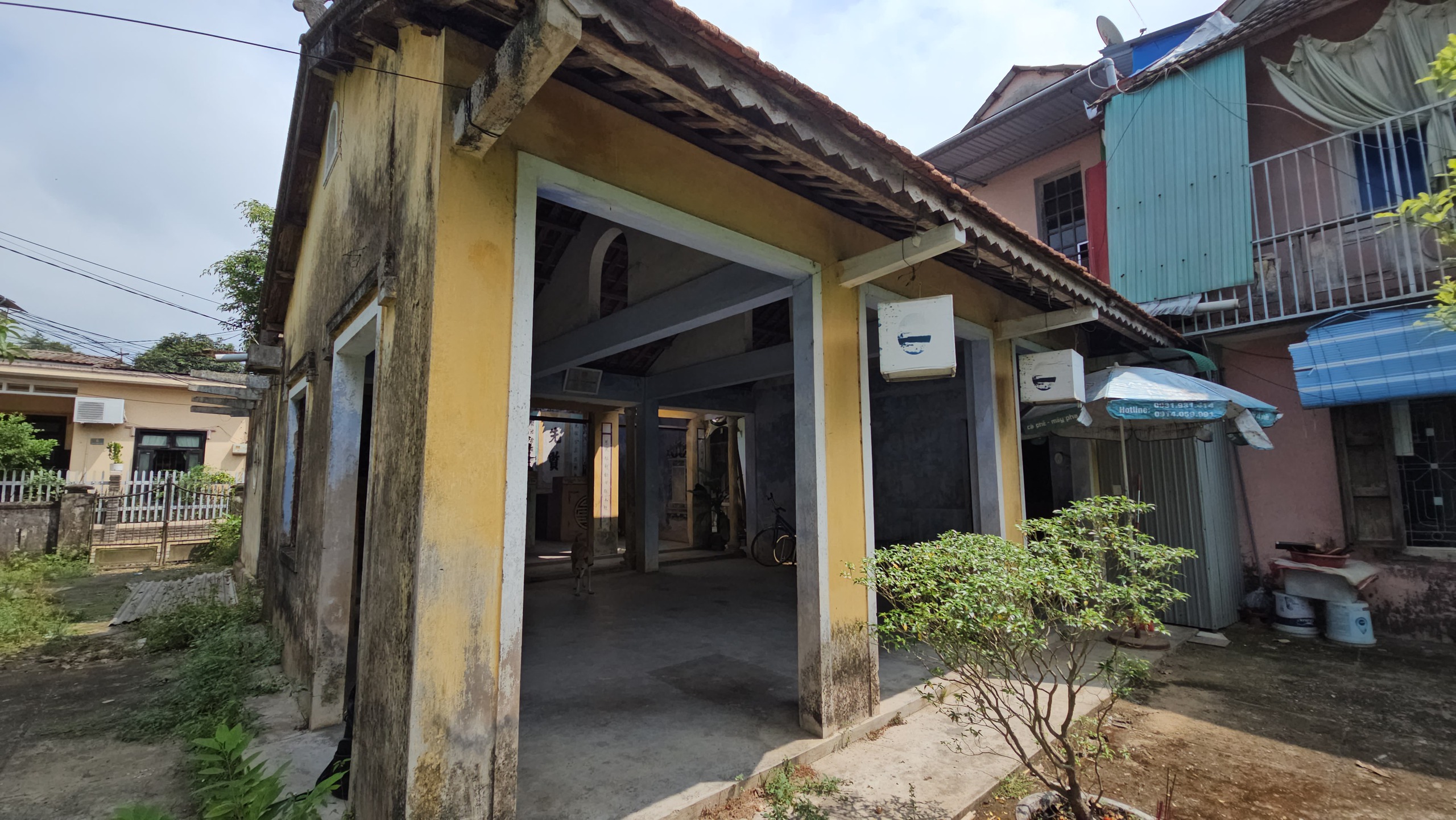 Di tích thờ tổ ca nhạc truyền thống Huế xuống cấp, bao giờ mới được trùng tu?- Ảnh 1. Di tích thờ tổ ca nhạc truyền thống Huế xuống cấp, bao giờ mới được trùng tu?- Ảnh 1.