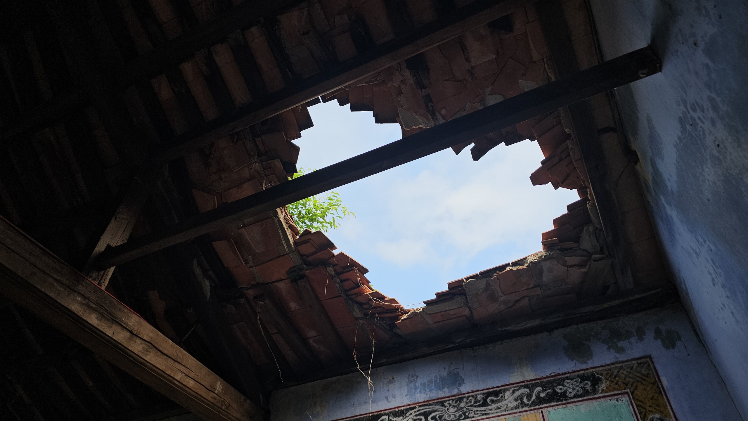 Di tích thờ tổ ca nhạc truyền thống Huế xuống cấp, bao giờ mới được trùng tu?- Ảnh 7. Di tích thờ tổ ca nhạc truyền thống Huế xuống cấp, bao giờ mới được trùng tu?- Ảnh 7.