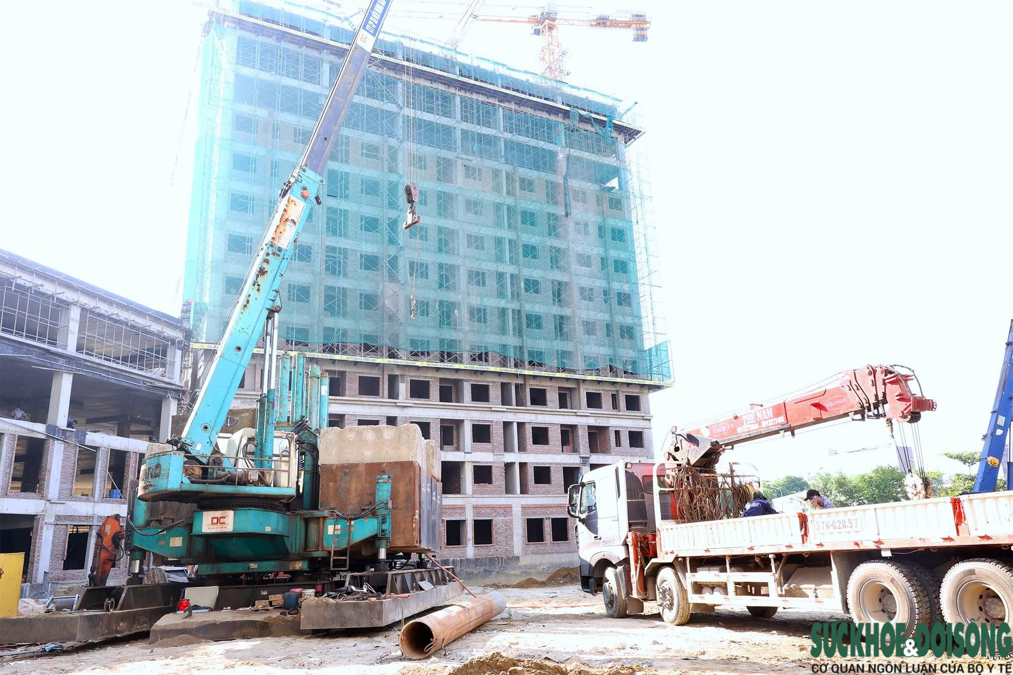 Lan can rơi trong đêm, hàng trăm hộ dân thấp thỏm chờ rời chung cư cũ- Ảnh 11. Lan can rơi trong đêm, hàng trăm hộ dân thấp thỏm chờ rời chung cư cũ- Ảnh 11.