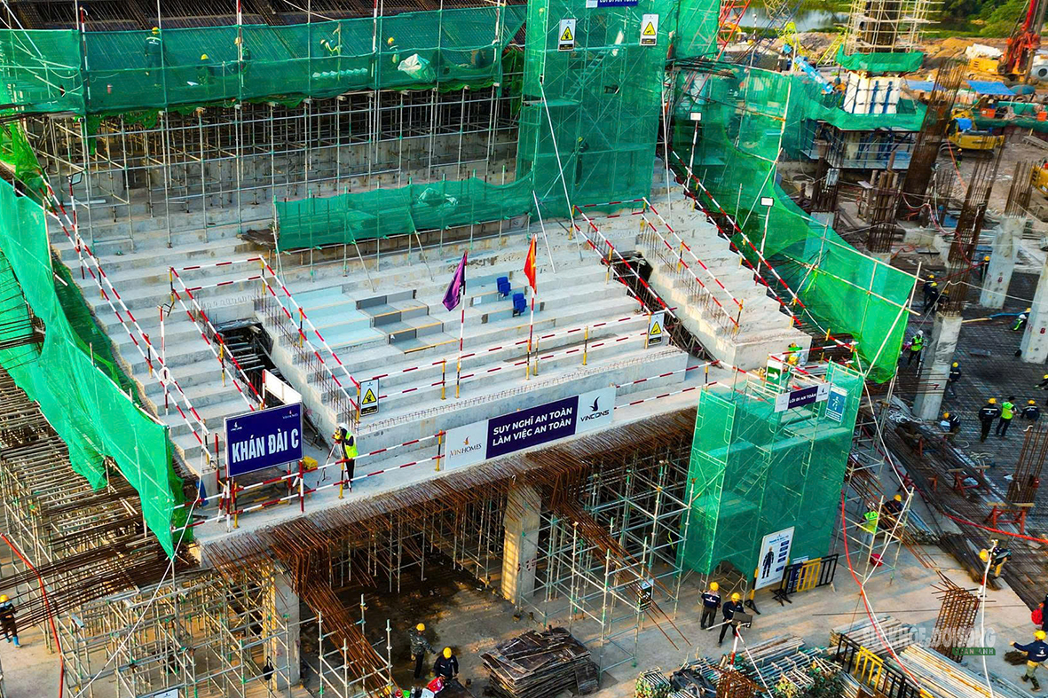 Bên trong đại công trường sân vận động Hùng Vương tại Hà Nội - Ảnh 7. Bên trong đại công trường sân vận động Hùng Vương tại Hà Nội - Ảnh 7.