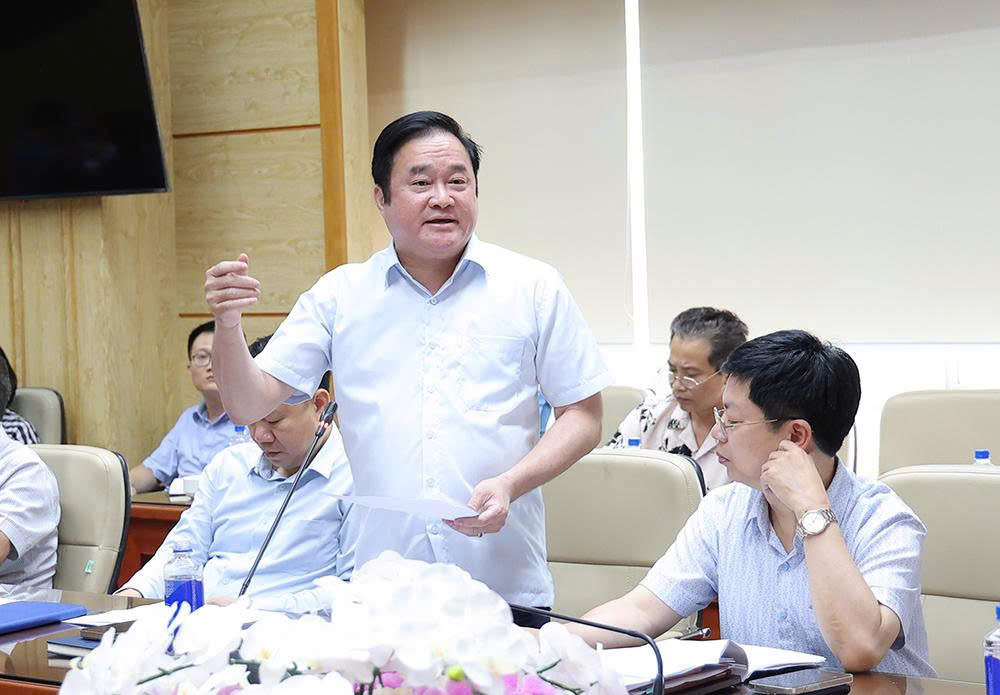 Gallery - Bộ trưởng Đào Hồng Lan: Tập trung nguồn lực, bảo đảm tiến độ rà soát hệ thống văn bản quy phạm pháp luật về y tế - image 7