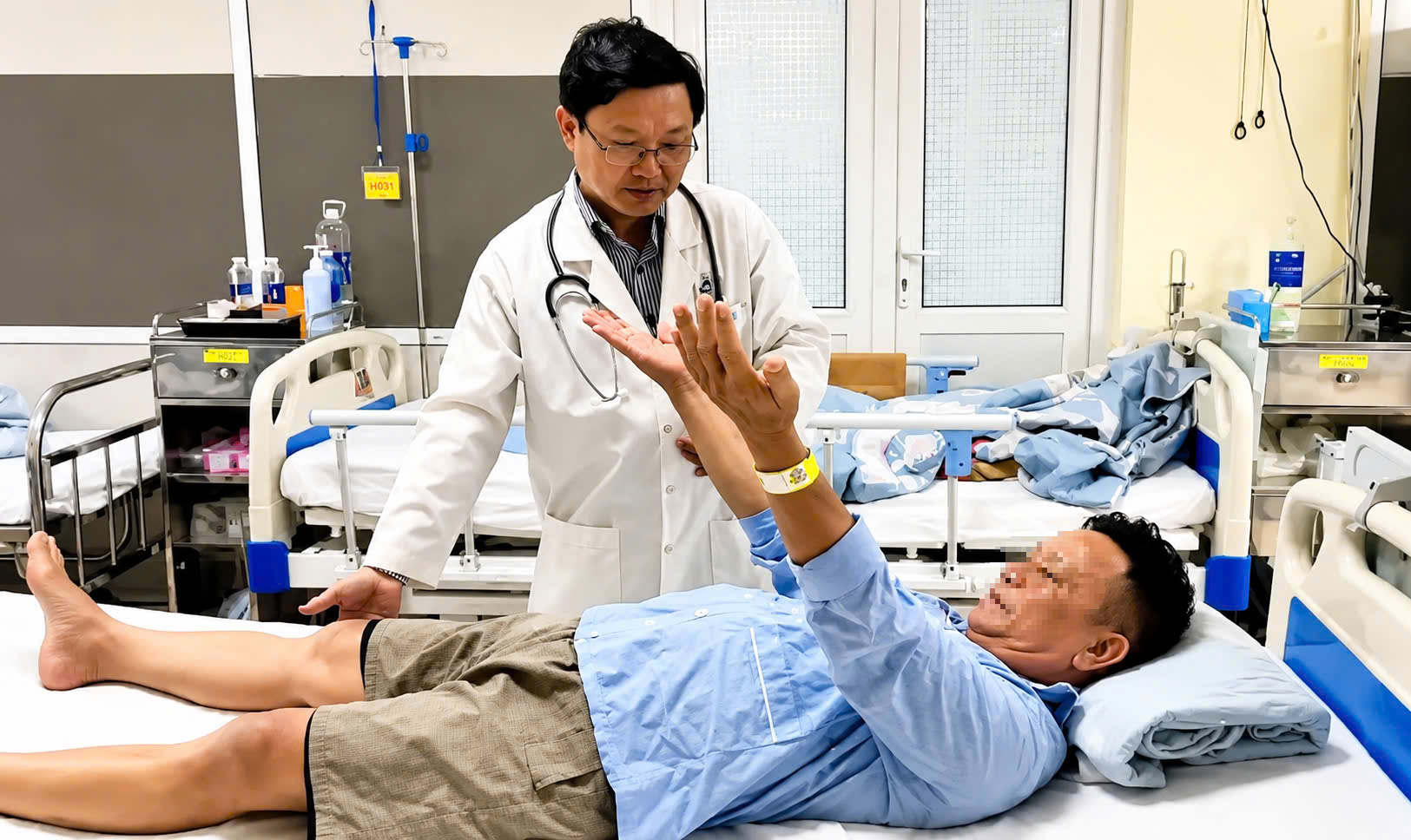 Bảo vệ sức khỏe mùa nắng nóng: Sốc nhiệt và đột quỵ - nỗi ám ảnh của thời tiết cực đoan- Ảnh 5. Bảo vệ sức khỏe mùa nắng nóng: Sốc nhiệt và đột quỵ - nỗi ám ảnh của thời tiết cực đoan- Ảnh 5.