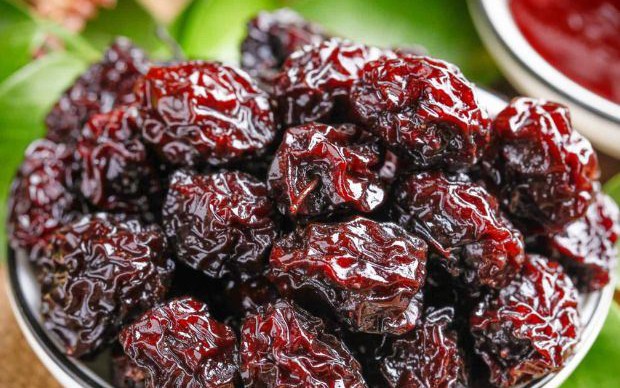 Nên ăn mận khô hay mận tươi tốt hơn? - Ảnh 2.