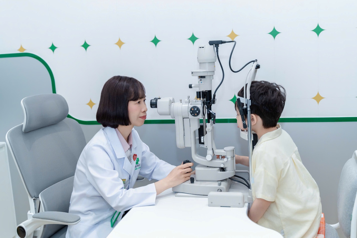 Mắt Sài Gòn khai trương phòng khám - Trung tâm Kiểm soát Cận thị chính thức khai trương tại Hoàng Ngân- Ảnh 3. Mắt Sài Gòn khai trương phòng khám - Trung tâm Kiểm soát Cận thị chính thức khai trương tại Hoàng Ngân- Ảnh 3.