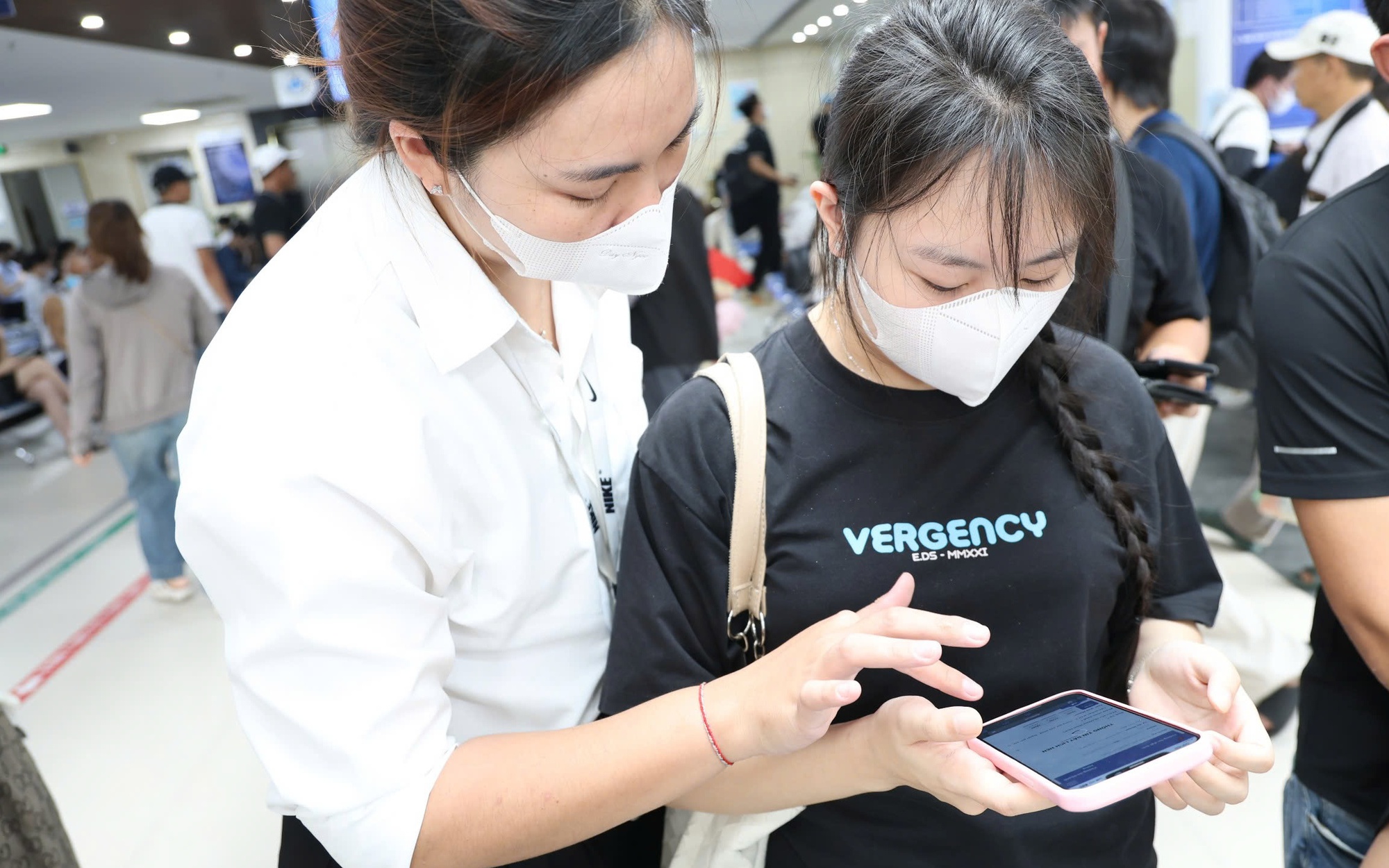 Bệnh viện Da liễu Trung ương trao học bổng bác sĩ nội trú xuất sắc 2026 - Ảnh 1. Bệnh viện Da liễu Trung ương trao học bổng bác sĩ nội trú xuất sắc 2026 - Ảnh 1.