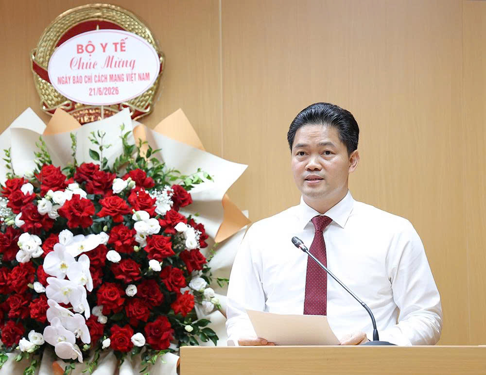 Lãnh đạo Bộ Y tế gặp mặt, chúc mừng các cơ quan báo chí, truyền thông của ngành nhân Kỷ niệm 101 năm Ngày Báo chí cách mạng Việt Nam
- Ảnh 1. Lãnh đạo Bộ Y tế gặp mặt, chúc mừng các cơ quan báo chí, truyền thông của ngành nhân Kỷ niệm 101 năm Ngày Báo chí cách mạng Việt Nam
- Ảnh 1.