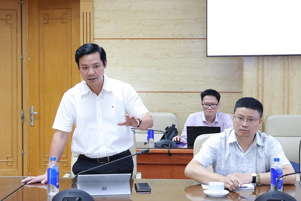 Thứ trưởng Nguyễn Tri Thức: Khẩn trương hoàn thiện hệ thống thông tin quản lý khám chữa bệnh- Ảnh 2. Thứ trưởng Nguyễn Tri Thức: Khẩn trương hoàn thiện hệ thống thông tin quản lý khám chữa bệnh- Ảnh 2.