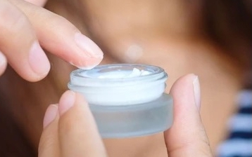 Quản lý mỹ phẩm: Thông thoáng hơn, trách nhiệm rõ hơn, hậu kiểm chặt hơn - Ảnh 2.