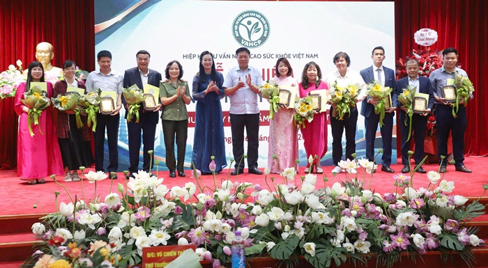 Thứ trưởng Đỗ Xuân Tuyên: VAHCP tiếp tục đồng hành cùng ngành y tế vì sức khỏe người dân- Ảnh 4.