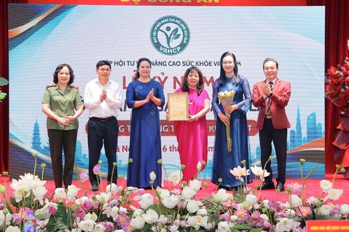 Thứ trưởng Đỗ Xuân Tuyên: VAHCP tiếp tục đồng hành cùng ngành y tế vì sức khỏe người dân- Ảnh 5.