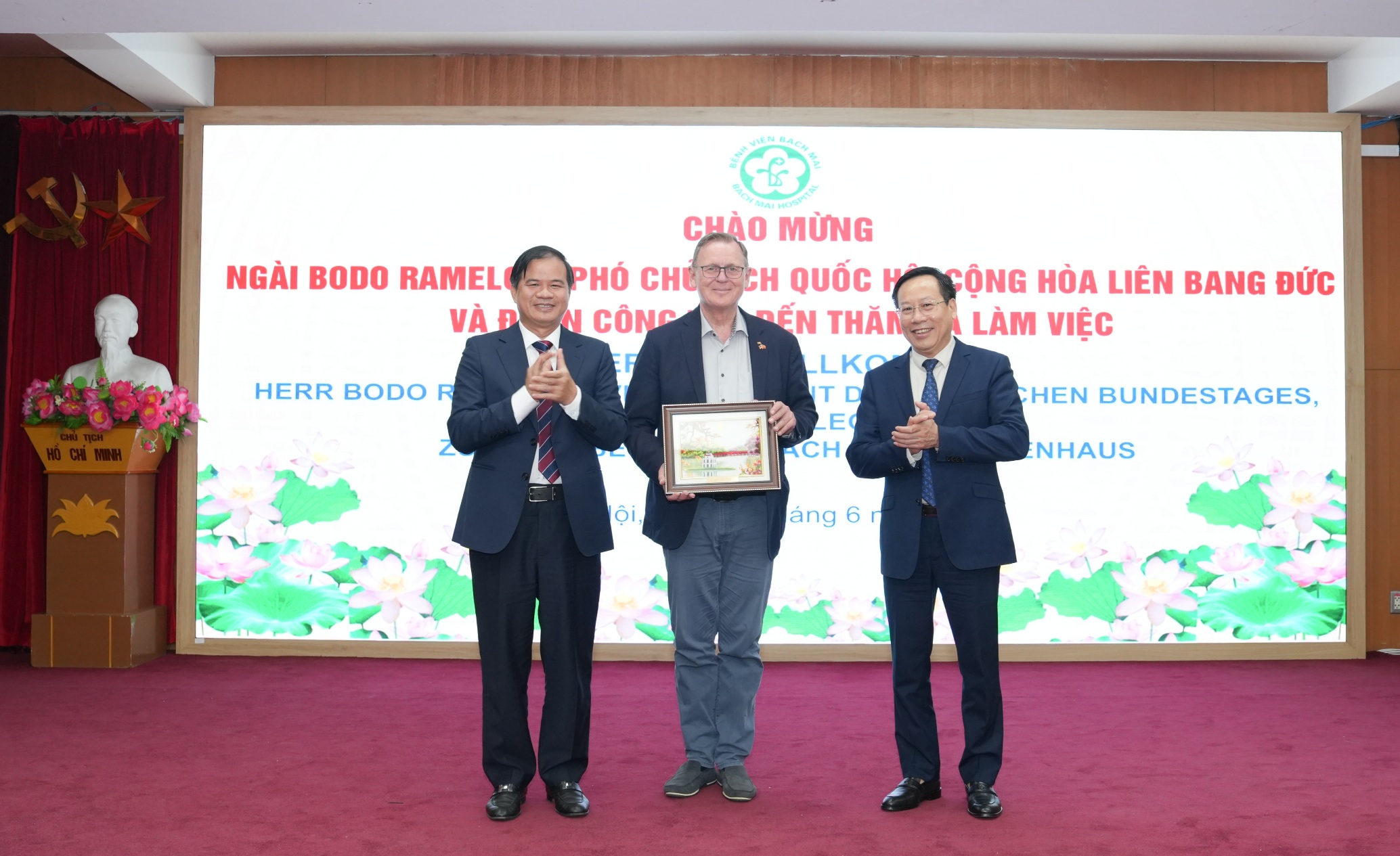 Bệnh viện Bạch Mai và Cộng hoà liên bang Đức thúc đẩy hợp tác đào tạo điều dưỡng, chăm sóc người cao tuổi- Ảnh 4. Bệnh viện Bạch Mai và Cộng hoà liên bang Đức thúc đẩy hợp tác đào tạo điều dưỡng, chăm sóc người cao tuổi- Ảnh 4.