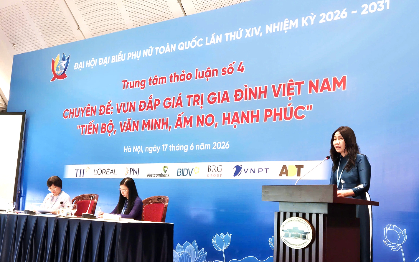 Thứ trưởng Bộ Dân tộc và Tôn giáo: Gỡ nút thắt để phụ nữ dân tộc thiểu số phát triển toàn diện - Ảnh 3.