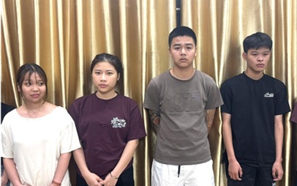 Biết thông tin đăng nhập ngân hàng của đồng nghiệp, nam thanh niên chiếm đoạt tiền
- Ảnh 2. Biết thông tin đăng nhập ngân hàng của đồng nghiệp, nam thanh niên chiếm đoạt tiền
- Ảnh 2.