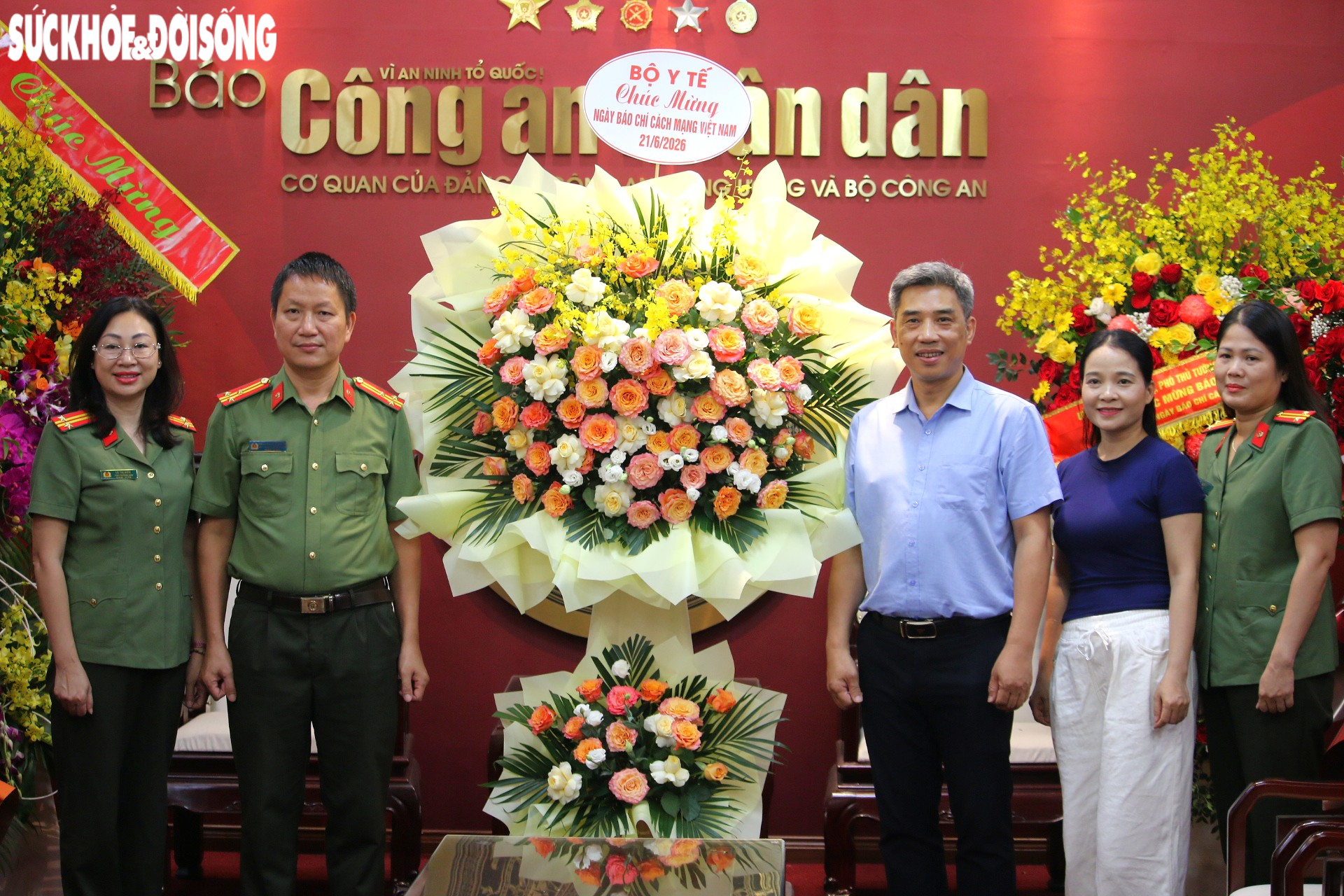 Bộ Y tế chúc mừng Báo Đại Đoàn Kết và Báo Công an Nhân dân nhân Kỷ niệm 101 năm Ngày Báo chí Cách mạng Việt Nam- Ảnh 2. Bộ Y tế chúc mừng Báo Đại Đoàn Kết và Báo Công an Nhân dân nhân Kỷ niệm 101 năm Ngày Báo chí Cách mạng Việt Nam- Ảnh 2.