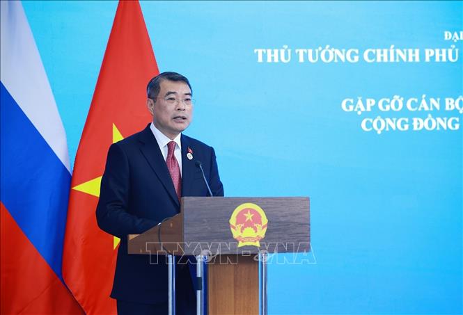 Thủ tướng Lê Minh Hưng gặp cộng đồng người Việt Nam tại Nga- Ảnh 1. Thủ tướng Lê Minh Hưng gặp cộng đồng người Việt Nam tại Nga- Ảnh 1.