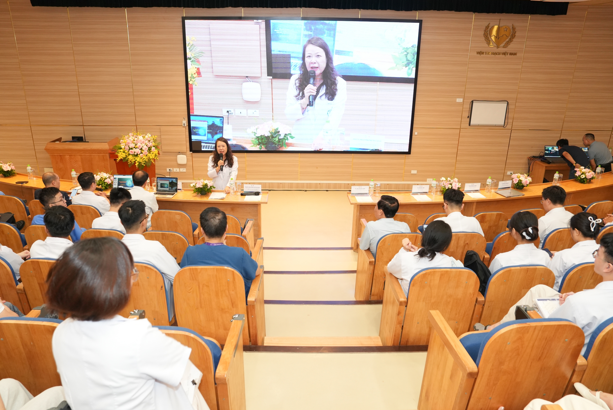 Ứng dụng hàng loạt kỹ thuật tim mạch hiện đại, cứu sống nhiều bệnh nhân nguy kịch- Ảnh 2. Ứng dụng hàng loạt kỹ thuật tim mạch hiện đại, cứu sống nhiều bệnh nhân nguy kịch- Ảnh 2.