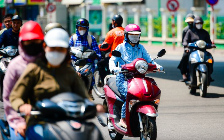 Vì sao nắng nóng dịp Hạ chí lại gây ngột ngạt, khó chịu nhất trong năm?- Ảnh 2. Vì sao nắng nóng dịp Hạ chí lại gây ngột ngạt, khó chịu nhất trong năm?- Ảnh 2.