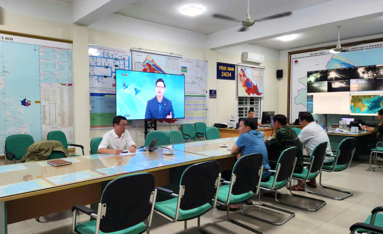 Giữ mạch thông tin khi tác nghiệp trong thiên tai- Ảnh 2. Giữ mạch thông tin khi tác nghiệp trong thiên tai- Ảnh 2.