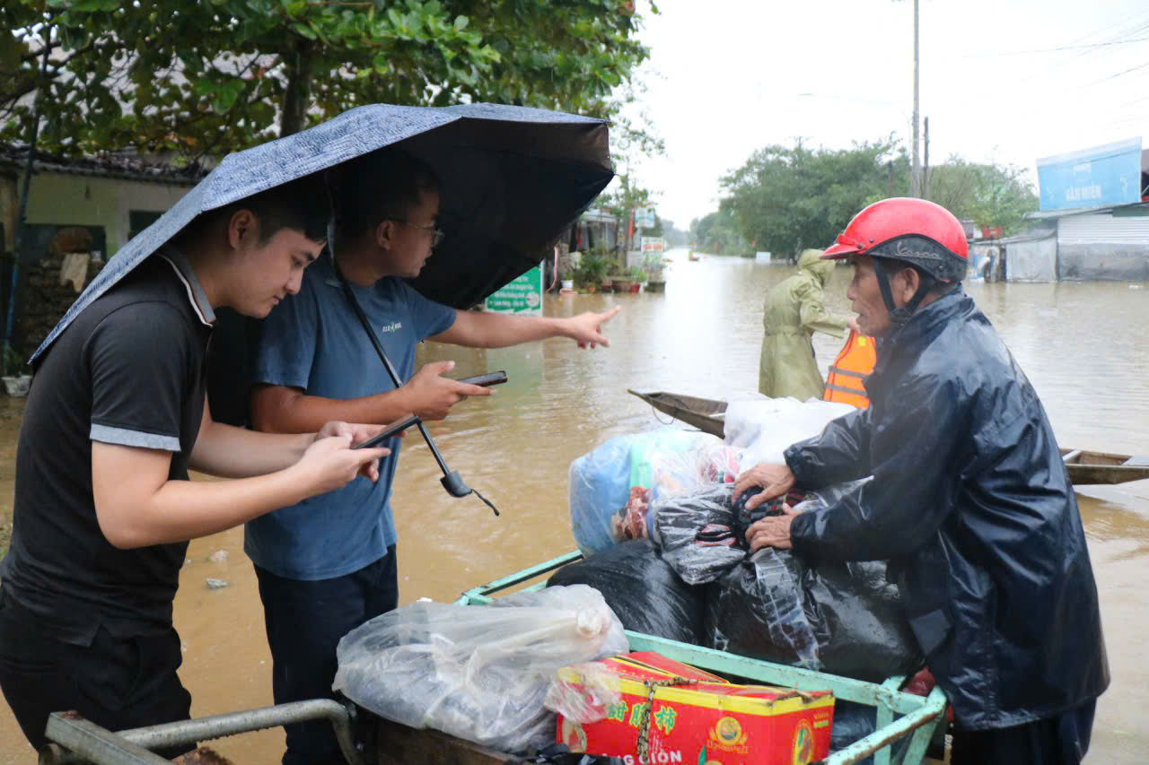 Giữ mạch thông tin khi tác nghiệp trong thiên tai- Ảnh 4. Giữ mạch thông tin khi tác nghiệp trong thiên tai- Ảnh 4.