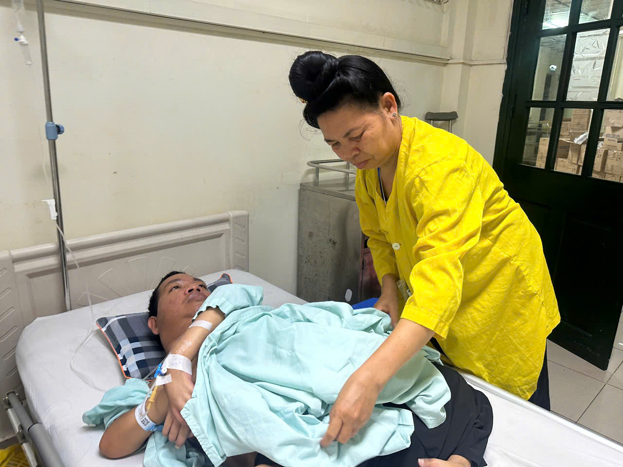 Xót xa trước thân hình ‘không trọn vẹn’ của người đàn ông dân tộc Thái, giờ lại bế tắc vì không tiền chạy chữa bệnh- Ảnh 3.
