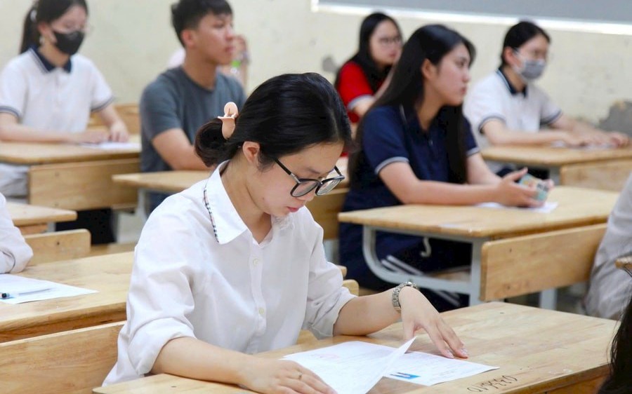 Phụ huynh Hà Nội bắt đầu thử nghiệm đăng ký tuyển sinh đầu cấp- Ảnh 2.