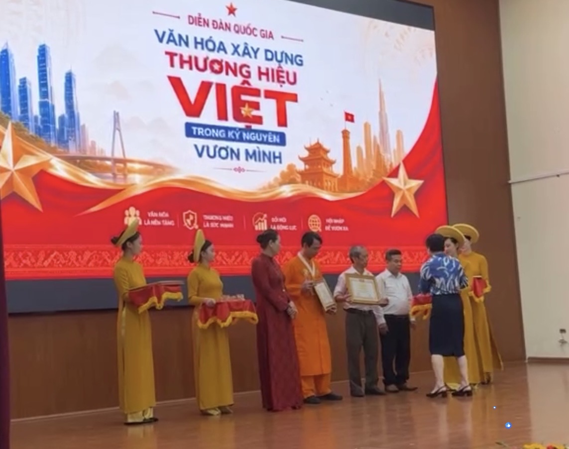 Vì sao ông Nguyễn Tiến Nam từng được trao chứng nhận 'Gương người tốt, việc tốt trong công tác nhân đạo'?- Ảnh 2.