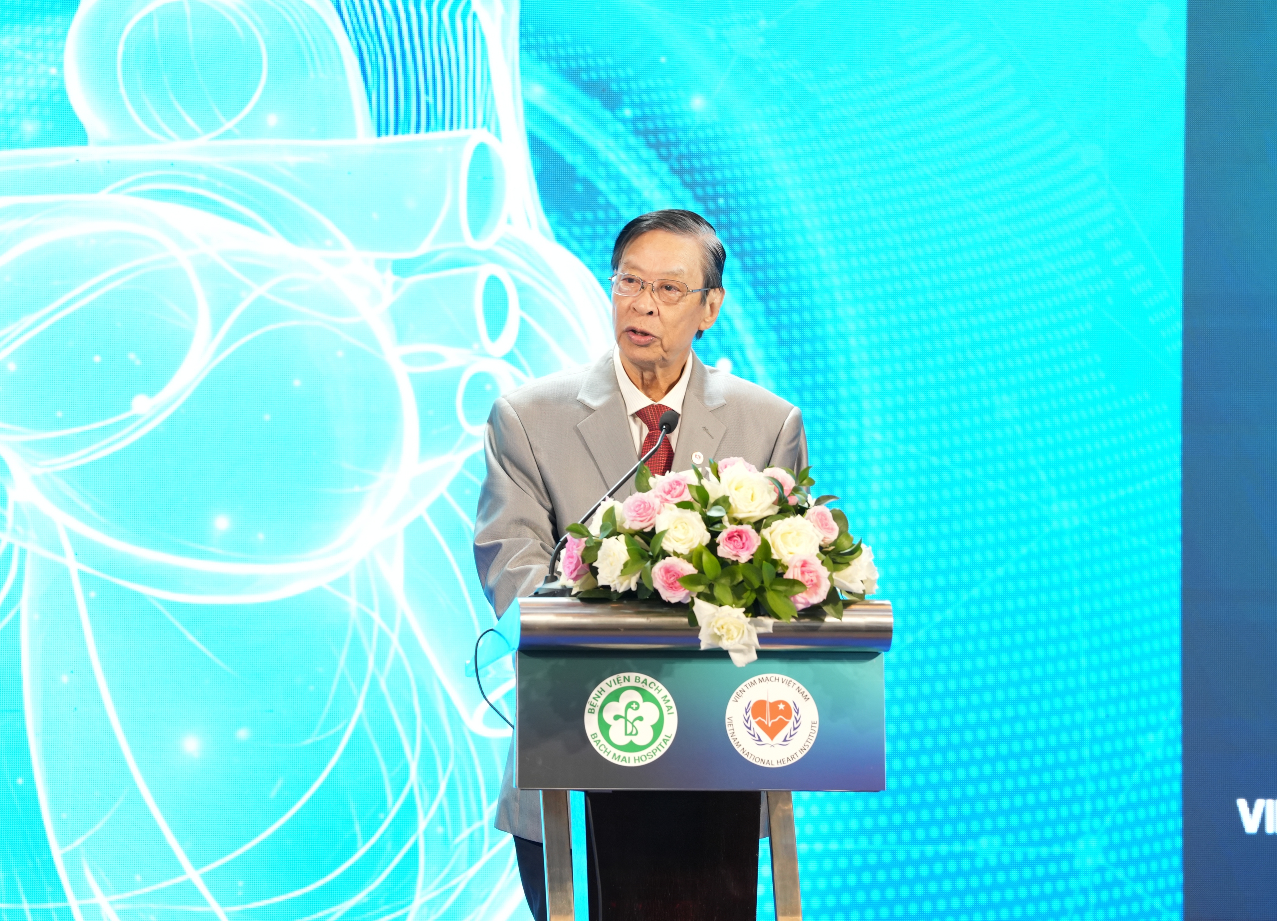 Tiên phong công nghệ, đột phá lâm sàng, kiến tạo kỷ nguyên mới cho tim mạch Việt Nam- Ảnh 4. Tiên phong công nghệ, đột phá lâm sàng, kiến tạo kỷ nguyên mới cho tim mạch Việt Nam- Ảnh 4.