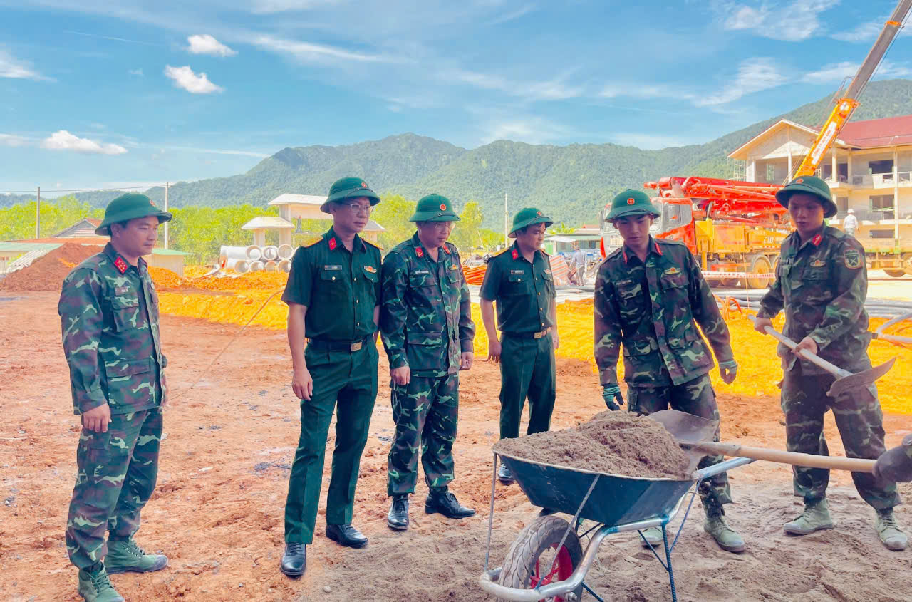 Quân đội tăng tốc hỗ trợ xây dựng trường học nội trú vùng cao ở Huế- Ảnh 7. Quân đội tăng tốc hỗ trợ xây dựng trường học nội trú vùng cao ở Huế- Ảnh 7.
