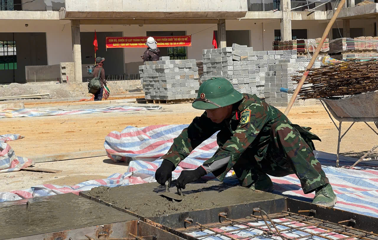 Quân đội tăng tốc hỗ trợ xây dựng trường học nội trú vùng cao ở Huế- Ảnh 3. Quân đội tăng tốc hỗ trợ xây dựng trường học nội trú vùng cao ở Huế- Ảnh 3.
