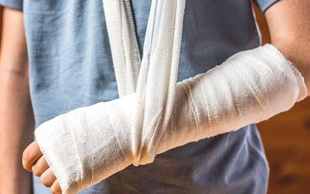 Cảnh giác chấn thương khi trẻ trượt patin trong dịp hè- Ảnh 2.