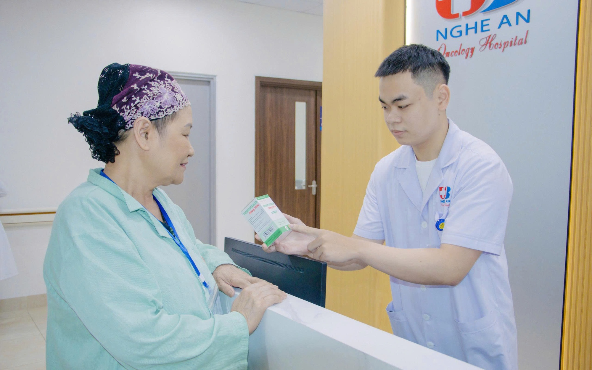 Đưa kỹ thuật cao đến gần bệnh nhân ung thư, giảm nỗi lo chuyển tuyến - Ảnh 6. Đưa kỹ thuật cao đến gần bệnh nhân ung thư, giảm nỗi lo chuyển tuyến - Ảnh 6.