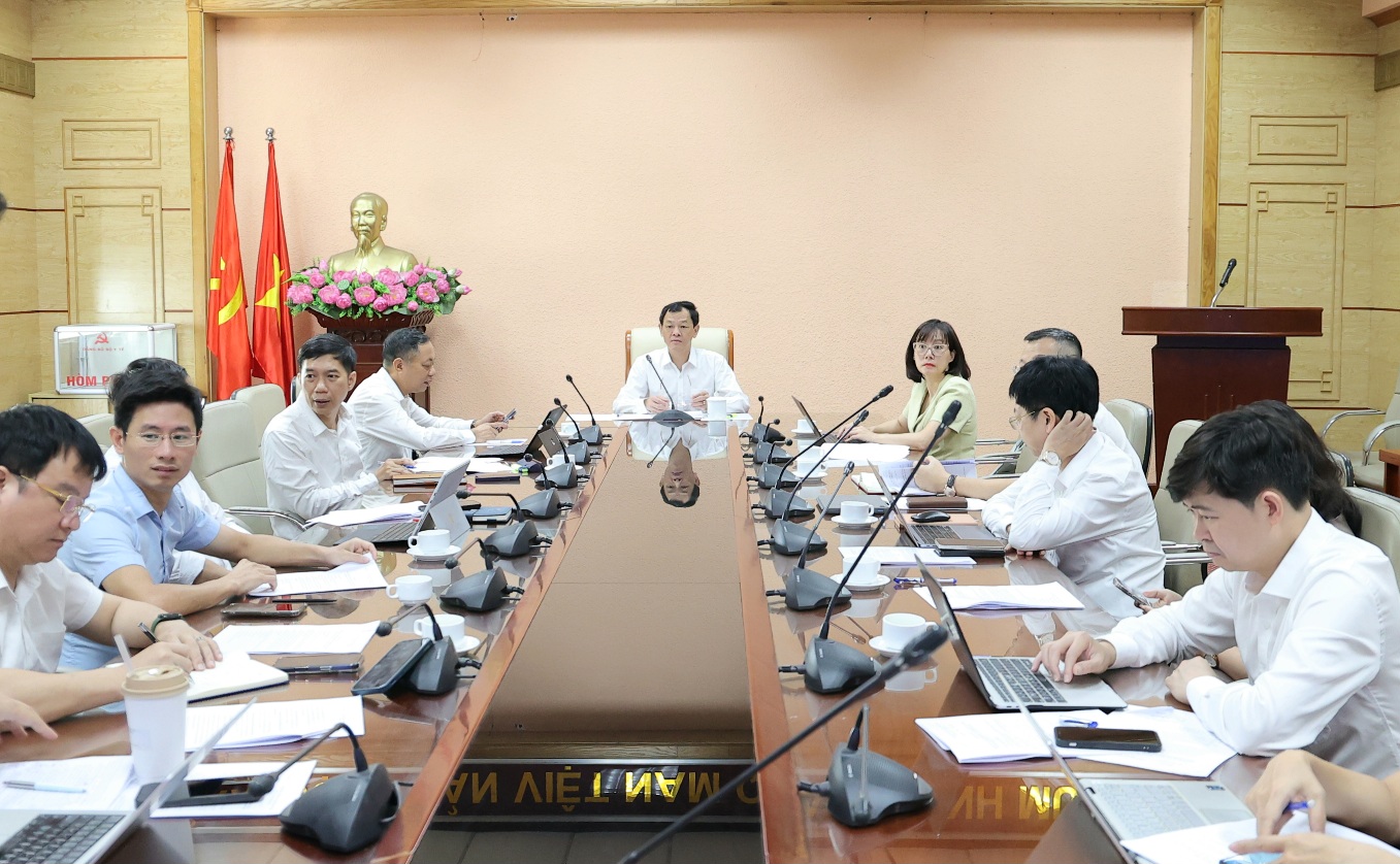 Thứ trưởng Nguyễn Tri Thức thúc đẩy phân phối thuốc thông minh , giảm đầu mối trung gian - Ảnh 9. Thứ trưởng Nguyễn Tri Thức thúc đẩy phân phối thuốc thông minh , giảm đầu mối trung gian - Ảnh 9.