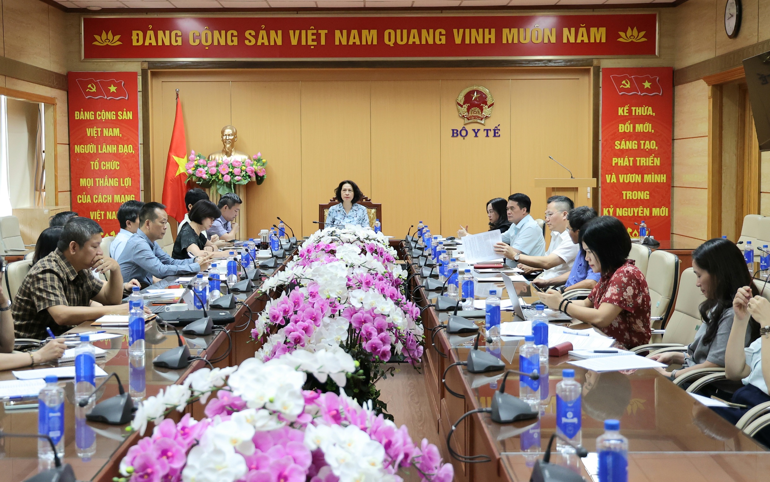 Đẩy mạnh chuyển đổi số, hoàn thiện thể chế, tăng tốc hoàn thành các nhiệm vụ trọng tâm về bảo trợ xã hội- Ảnh 4.