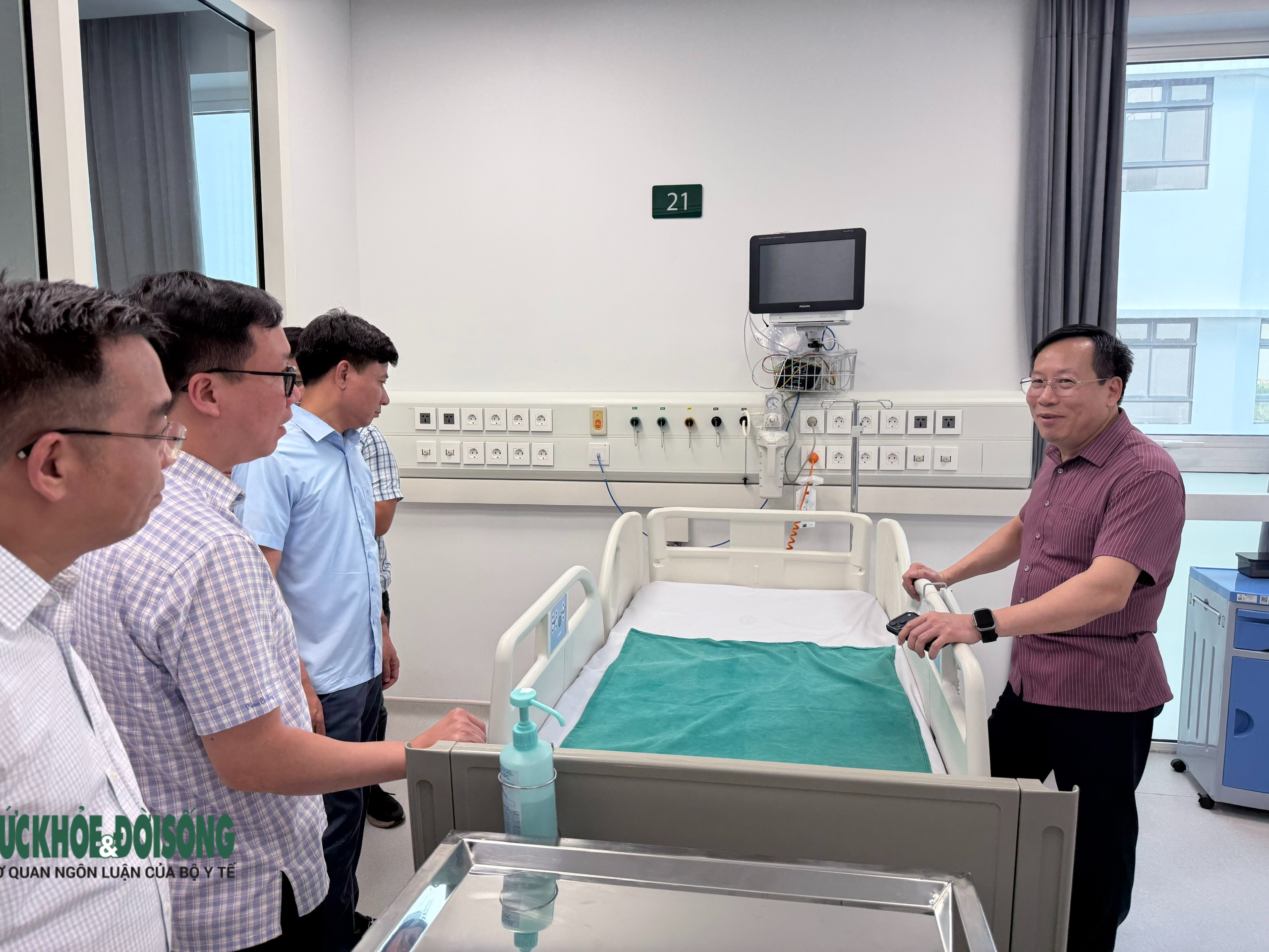 Lãnh đạo Bộ Y tế kiểm tra tiến độ nước rút đưa BV Bạch Mai cơ sở Ninh Bình vào hoạt động- Ảnh 7. Lãnh đạo Bộ Y tế kiểm tra tiến độ nước rút đưa BV Bạch Mai cơ sở Ninh Bình vào hoạt động- Ảnh 7.