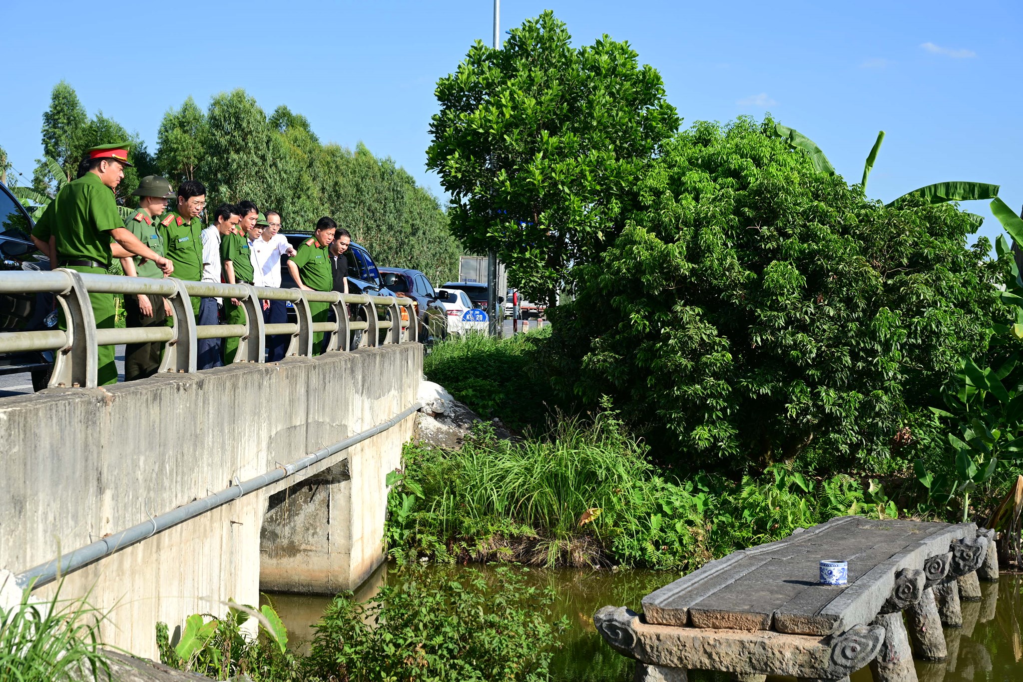 Nhóm đối tượng trộm 4 nhịp cầu đá cổ ở Hải Phòng khai gì?- Ảnh 2. Nhóm đối tượng trộm 4 nhịp cầu đá cổ ở Hải Phòng khai gì?- Ảnh 2.