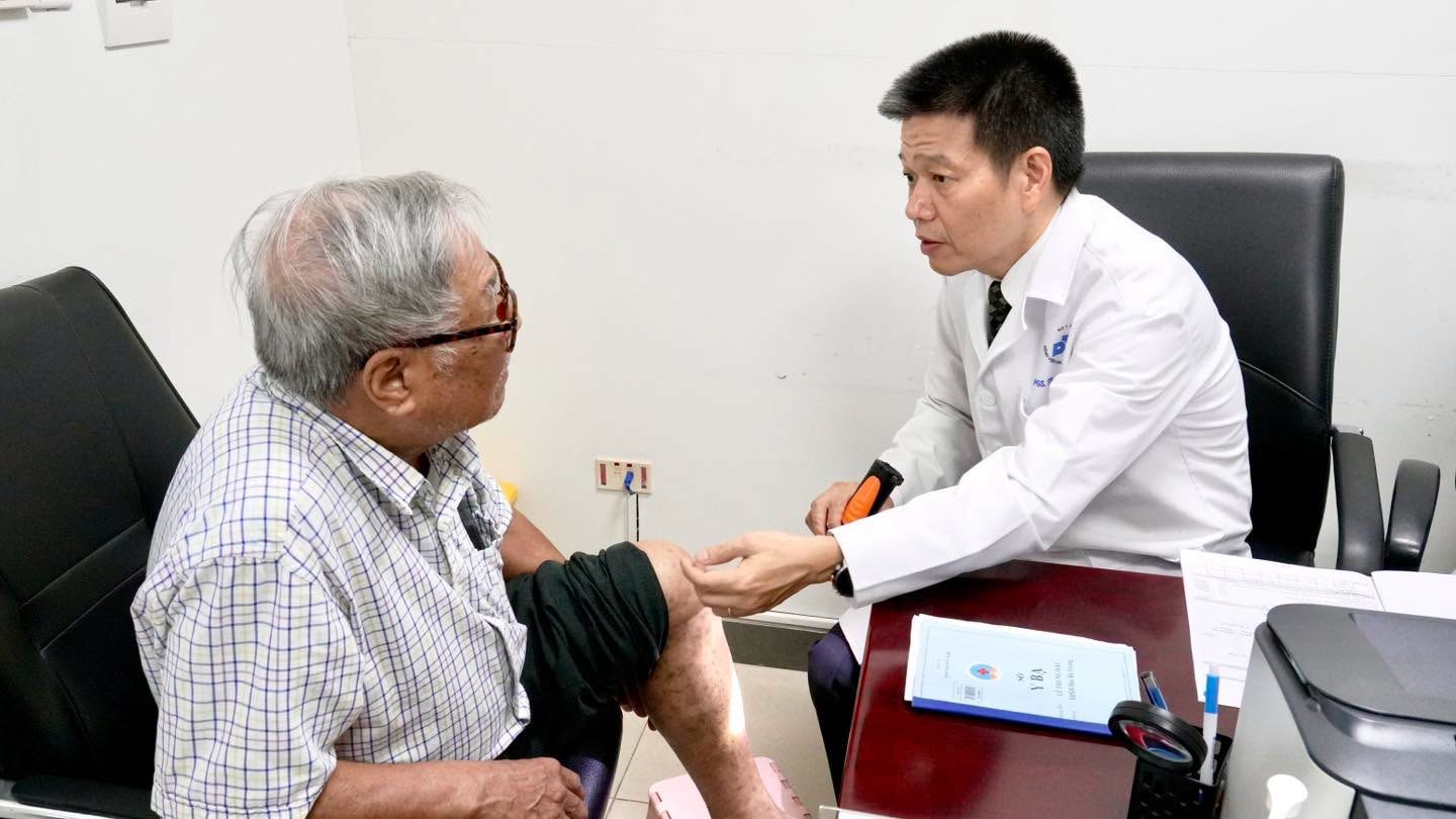 Mở rộng cơ hội điều trị chuyên sâu cho người bệnh vảy nến - Ảnh 3.