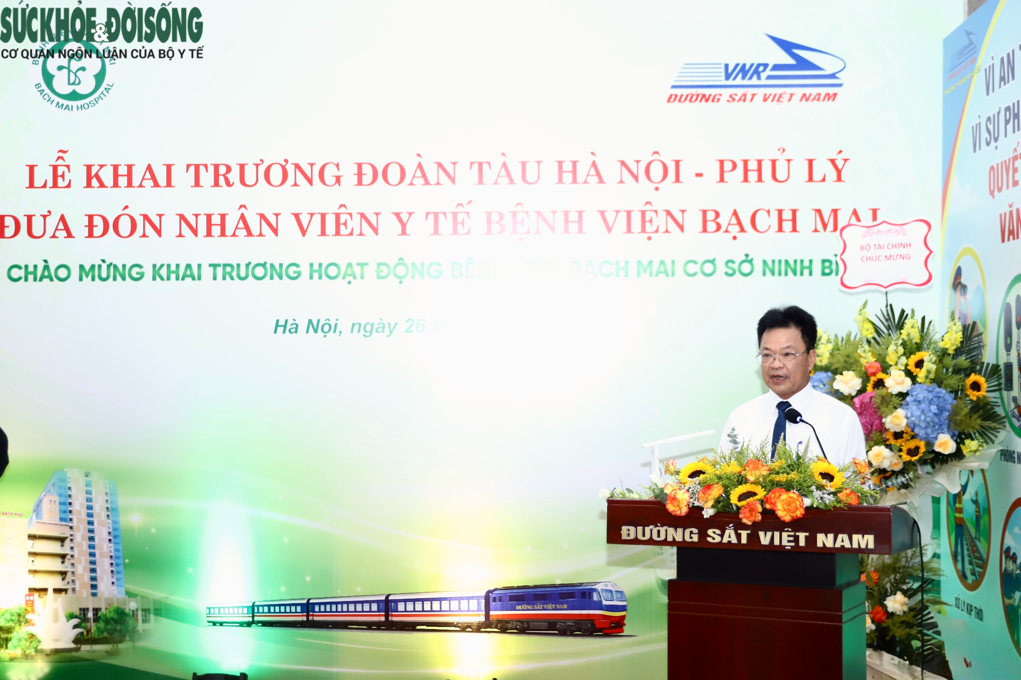 Khai trương đoàn tàu Hà Nội - Phủ Lý đưa đón y, bác sĩ Bệnh viện Bạch Mai- Ảnh 3.