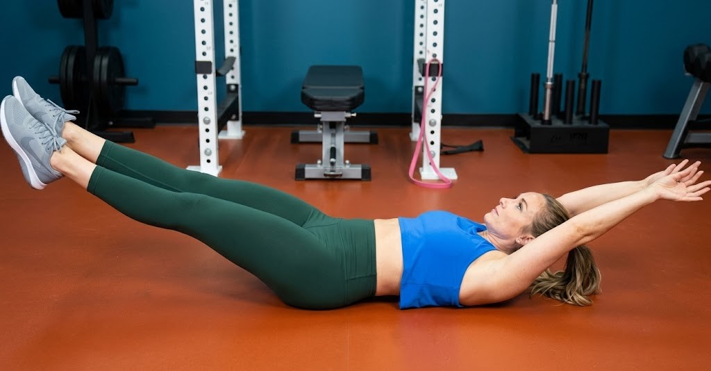 Bài tập nhanh giúp tăng cơ bụng hiệu quả hơn gập bụng - Ảnh 2.
