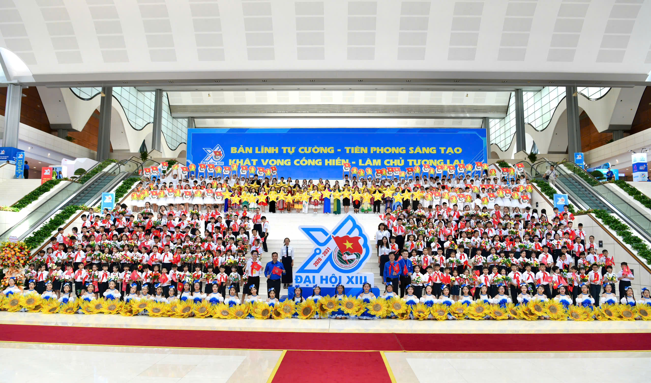 Gallery - Tổng Bí thư, Chủ tịch nước Tô Lâm: "Tương lai rạng rỡ của đất nước được góp sức từ từng bạn trẻ hôm nay" - image 4