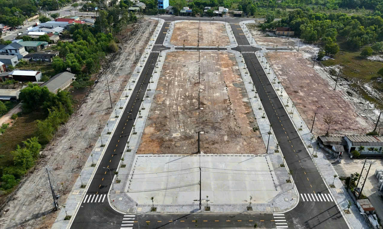 Toàn cảnh khu tái định cư đầu tiên ở Huế hoàn thành phục vụ dự án đường sắt tốc độ cao- Ảnh 2.