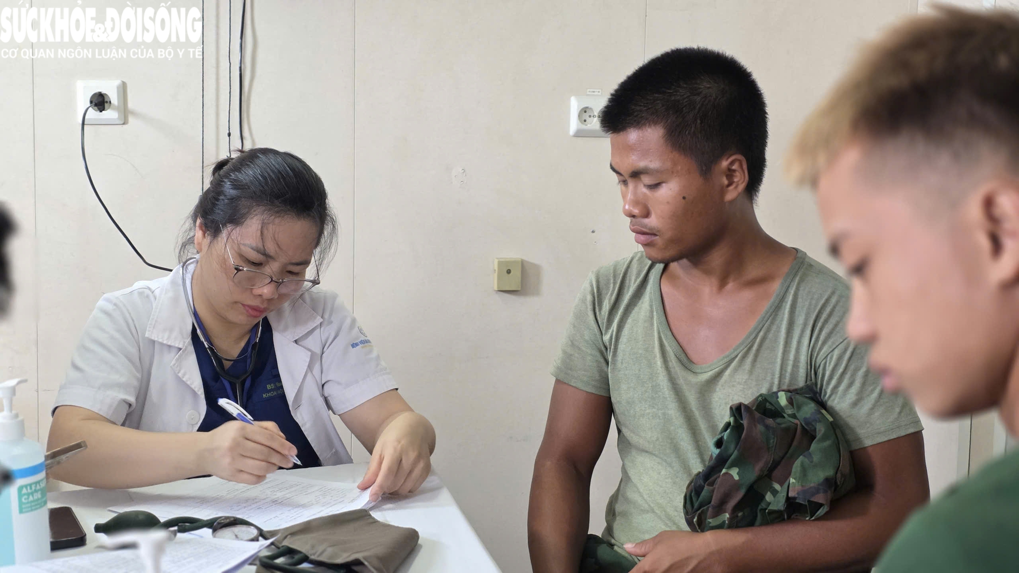 Ký sự Trường Sa: Khám sức khoẻ giữa biển khơi khác biệt thế nào?- Ảnh 19.