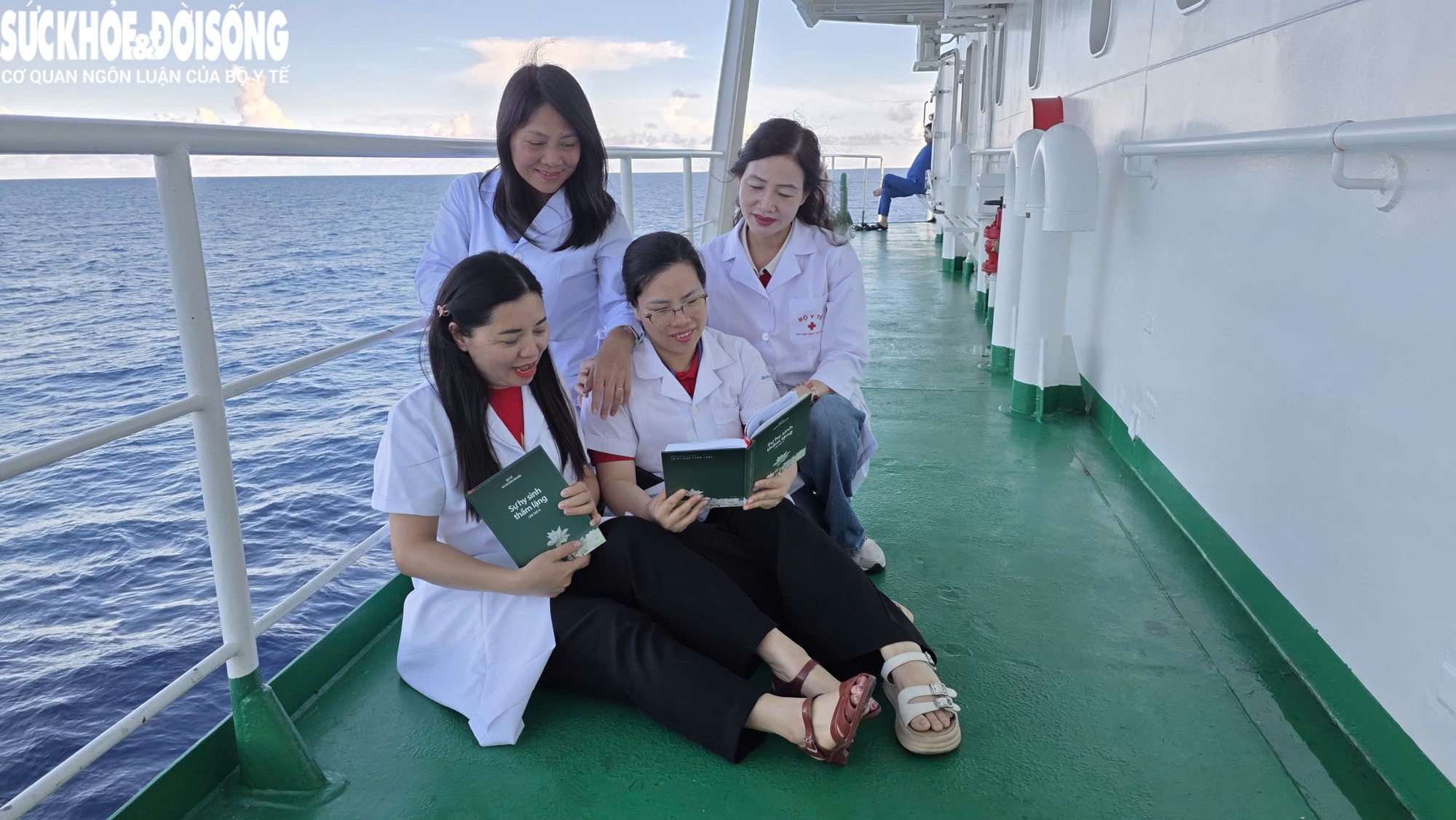 Cấp cứu Y tế Trường sa: Hành trình gian khó của các bác sĩ giữa trùng khơi - Ảnh 13.