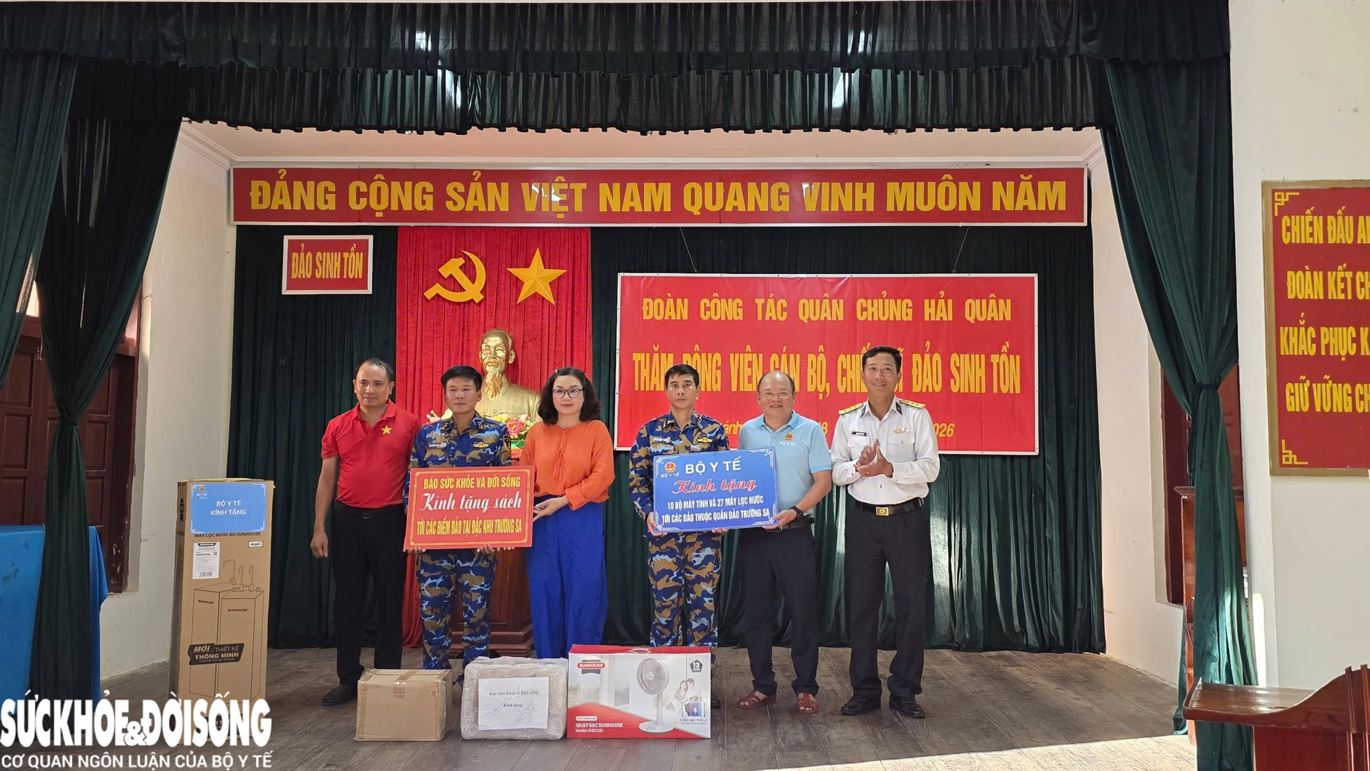 Cấp cứu Y tế Trường sa: Hành trình gian khó của các bác sĩ giữa trùng khơi - Ảnh 12.