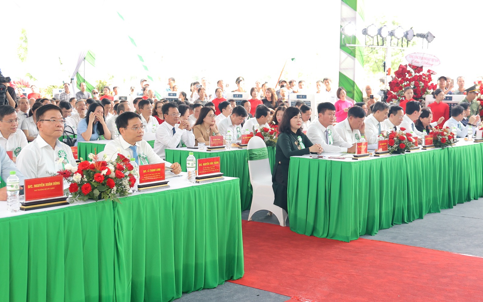 Bộ trưởng Đào Hồng Lan: Bệnh viện Bạch Mai cơ sở Ninh Bình phải trở thành trung tâm khám chữa bệnh chất lượng cao của khu vực
- Ảnh 7.
