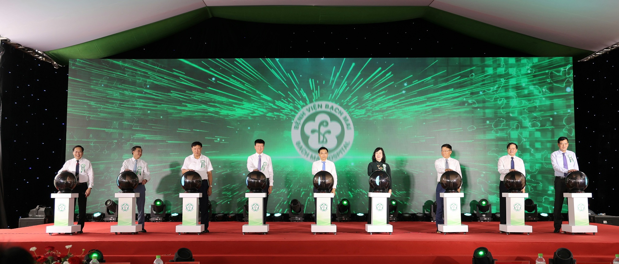 Phó Thủ tướng: Giá trị của Bệnh viện Bạch Mai cơ sở Ninh Bình phải được đo bằng sức khỏe và niềm tin của người dân- Ảnh 3.